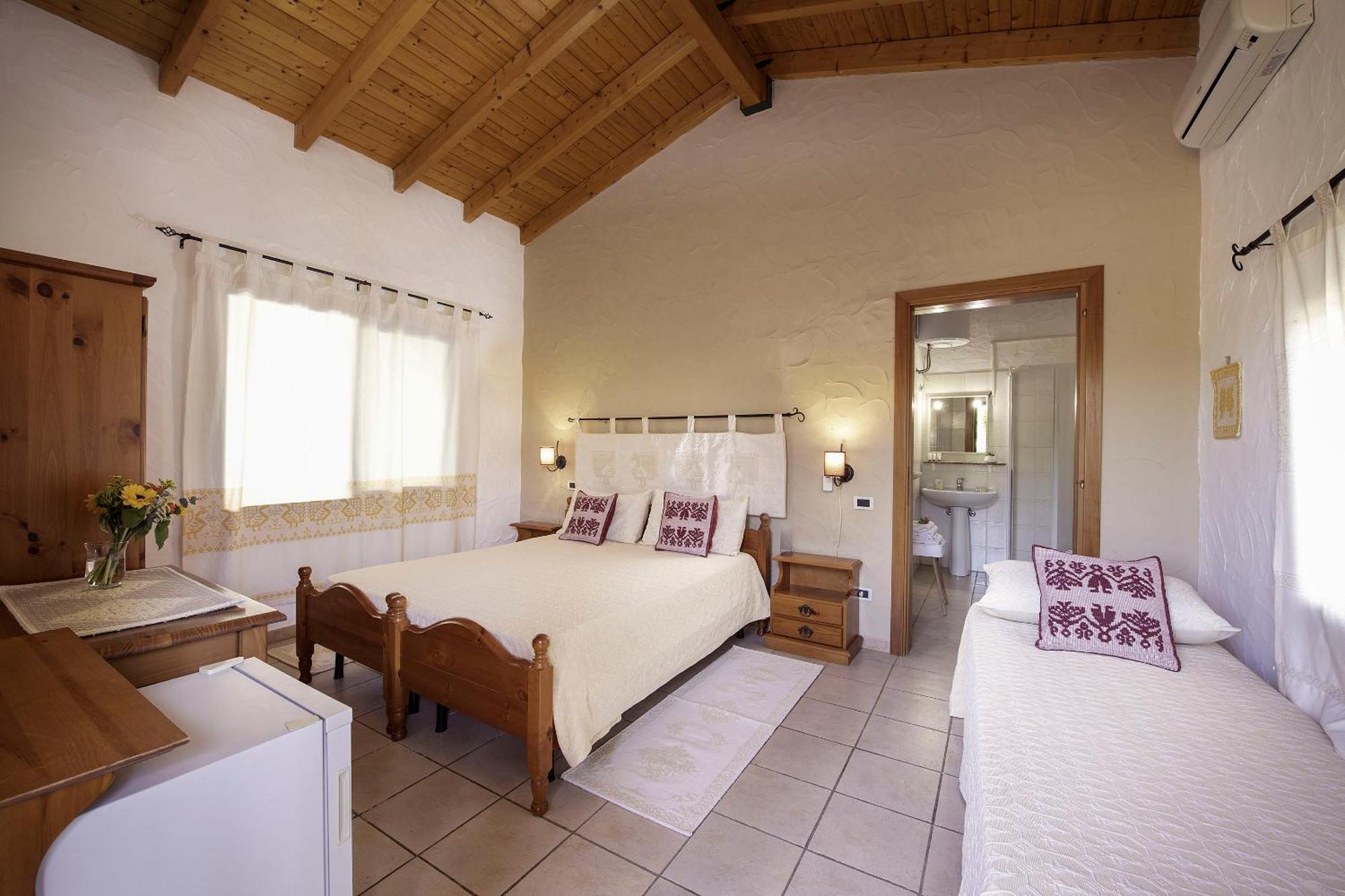 Agriturismo La Biada Is Morus Bagian luar foto