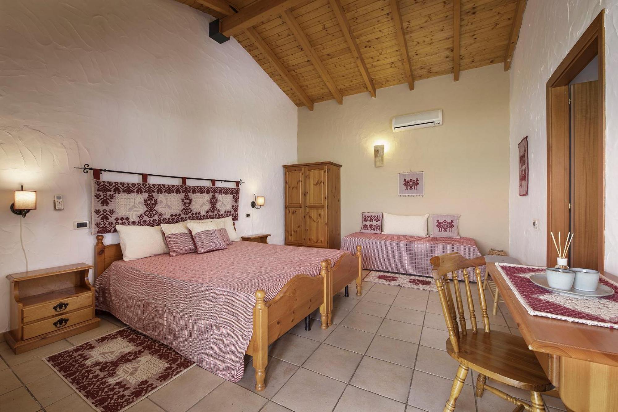Agriturismo La Biada Is Morus Bagian luar foto